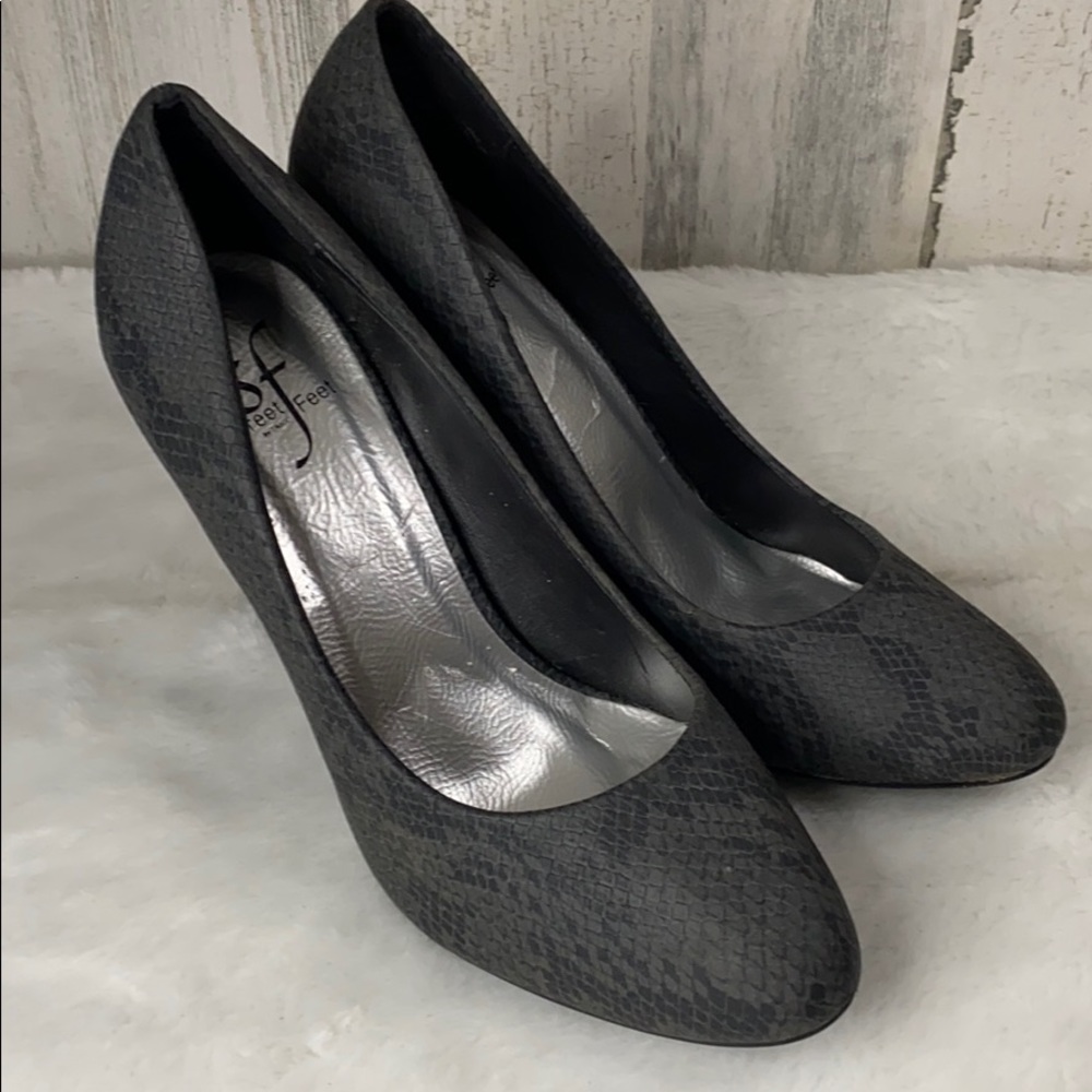 Street Feet Gray & Black Snake Skin Heels Shoe 9